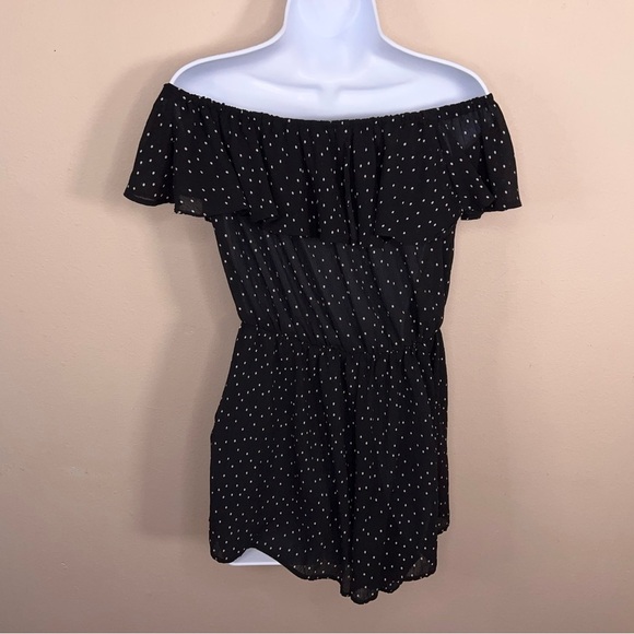 Size 6 TopShop Black White Polka Dot Romper Ruffle Off Shoulder Style Pinup - Picture 4 of 13